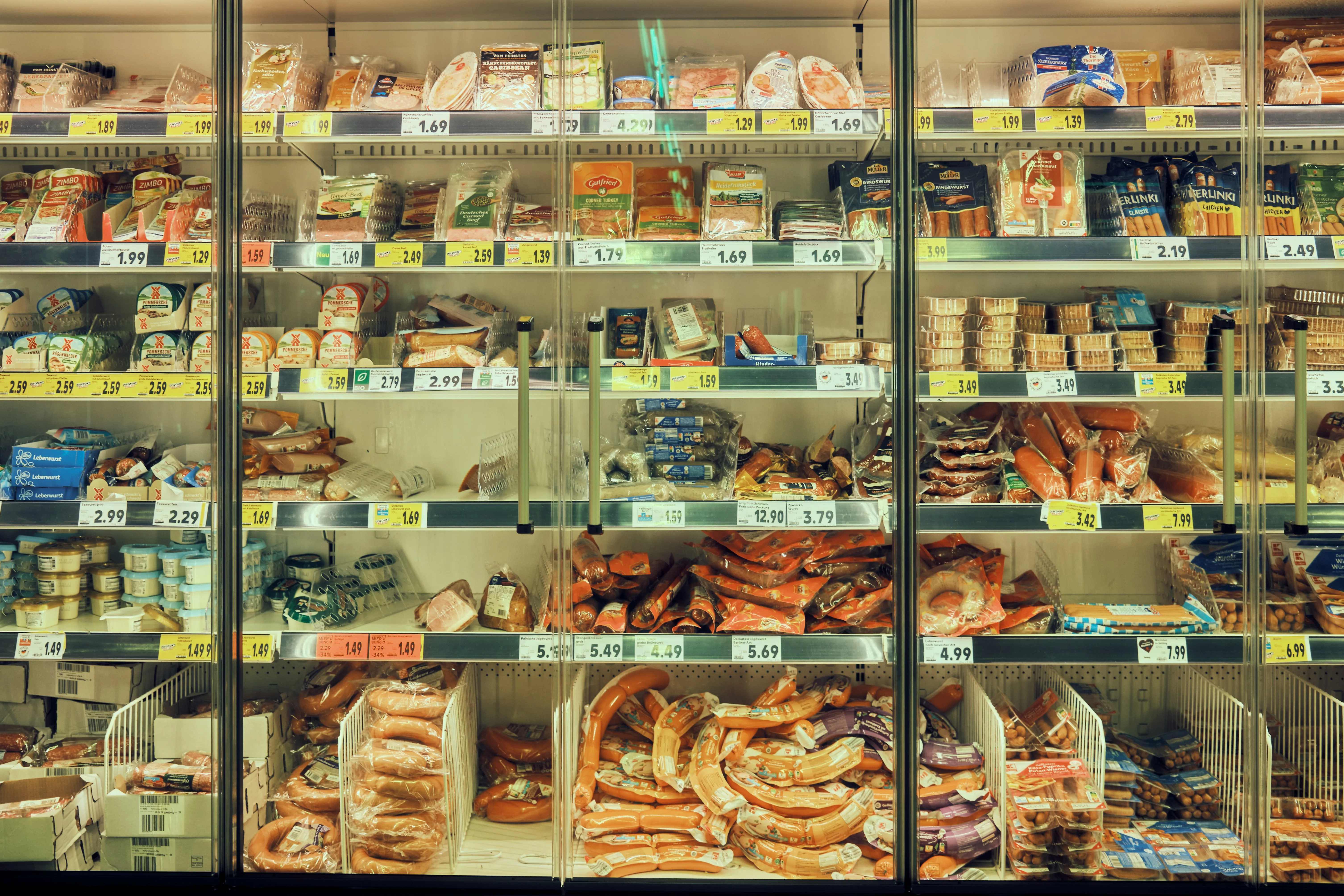 the shelves containing ultra-processed food